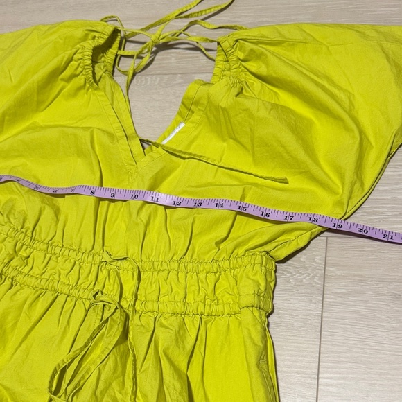 Free Assembly Yellow Midi Tiered V Neck Dress with Cap Sleeves - Picture 5 of 8